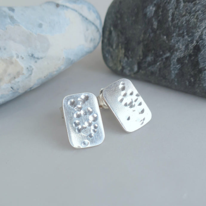 Krusning Stud Earrings