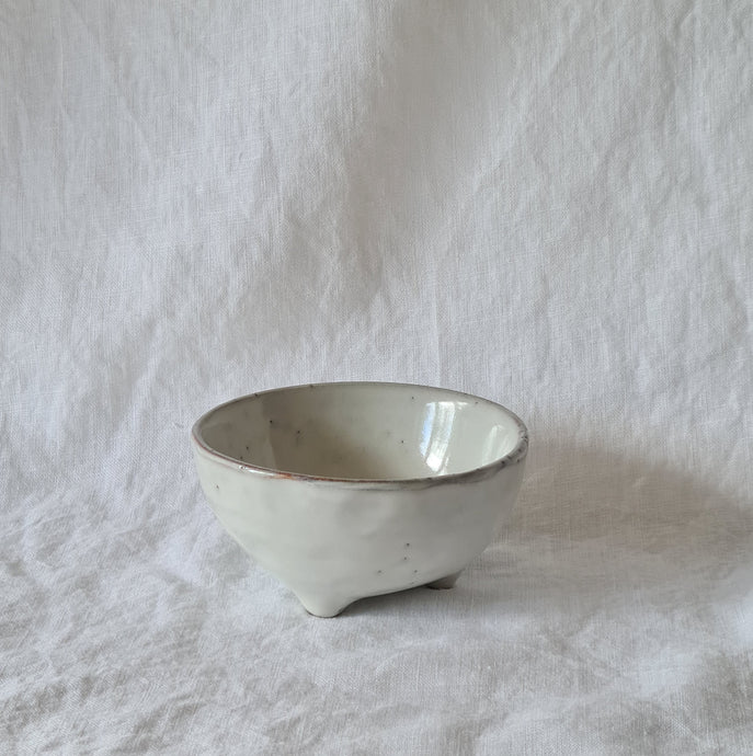 Nordic Sand Bowl with Feet